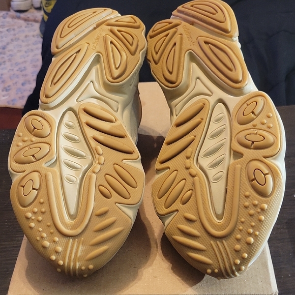 Adidas Ozweego Pale Nude (2022) Mens 9 Womens 10.5 EUC - Picture 7 of 8